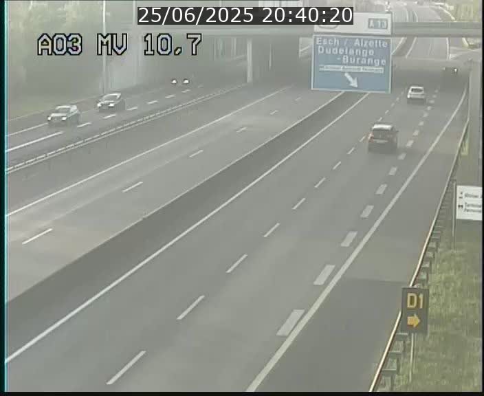 <h2>Traffic live webcam Luxembourg Croix de Bettembourg - A3 - BK 10.7 - direction France</h2>