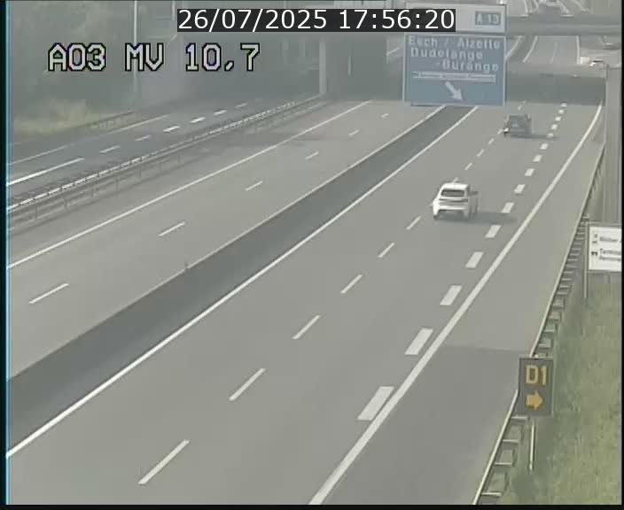 <h2>Traffic live webcam Luxembourg Croix de Bettembourg - A3 - BK 10.7 - direction France</h2>