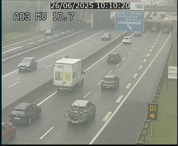<h2>Traffic live webcam Luxembourg Croix de Bettembourg - A3 - BK 10.7 - direction France</h2>