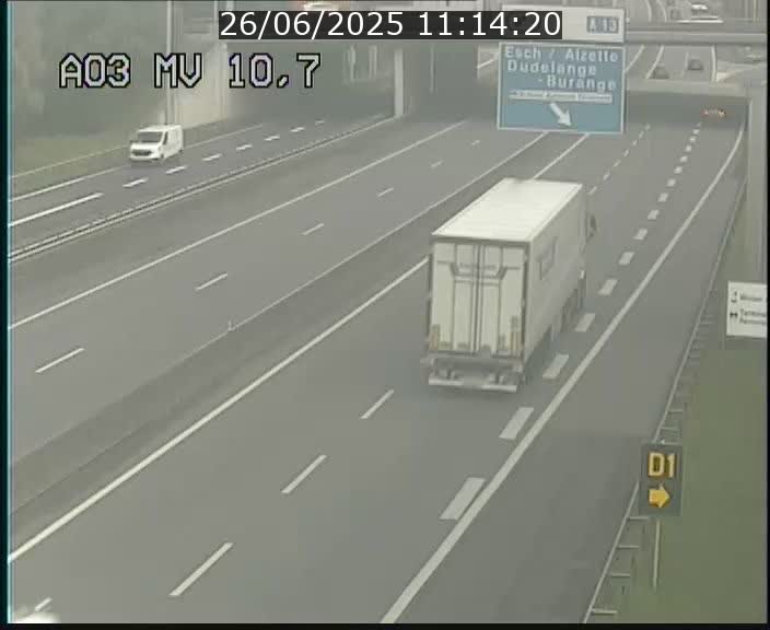 <h2>Traffic live webcam Luxembourg Croix de Bettembourg - A3 - BK 10.7 - direction France</h2>
