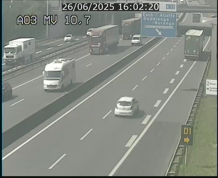<h2>Traffic live webcam Luxembourg Croix de Bettembourg - A3 - BK 10.7 - direction France</h2>