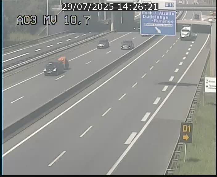 <h2>Traffic live webcam Luxembourg Croix de Bettembourg - A3 - BK 10.7 - direction France</h2>