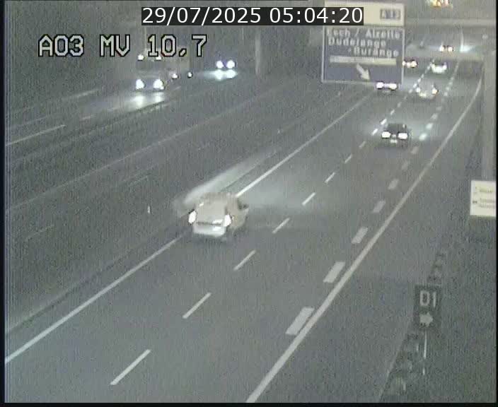 <h2>Traffic live webcam Luxembourg Croix de Bettembourg - A3 - BK 10.7 - direction France</h2>