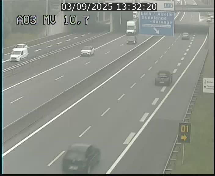 <h2>Traffic live webcam Luxembourg Croix de Bettembourg - A3 - BK 10.7 - direction France</h2>