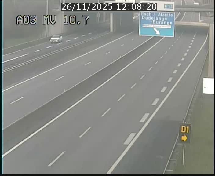 <h2>Traffic live webcam Luxembourg Croix de Bettembourg - A3 - BK 10.7 - direction France</h2>