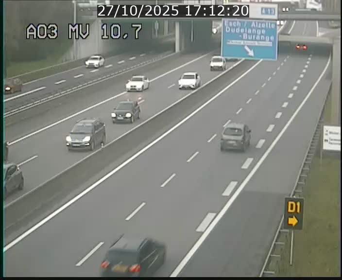 <h2>Traffic live webcam Luxembourg Croix de Bettembourg - A3 - BK 10.7 - direction France</h2>