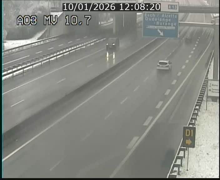 Traffic live webcam Luxembourg Croix de Bettembourg - A3 - BK 10.7 - direction France