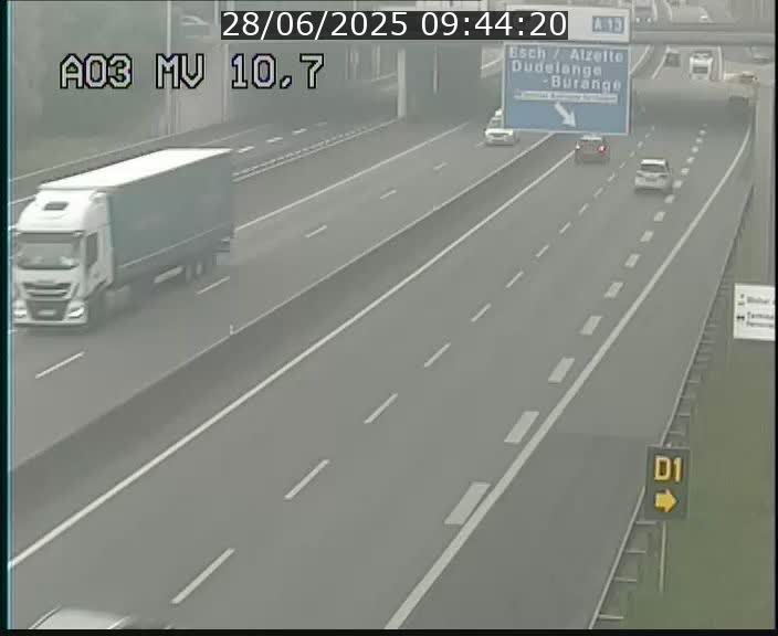 <h2>Traffic live webcam Luxembourg Croix de Bettembourg - A3 - BK 10.7 - direction France</h2>