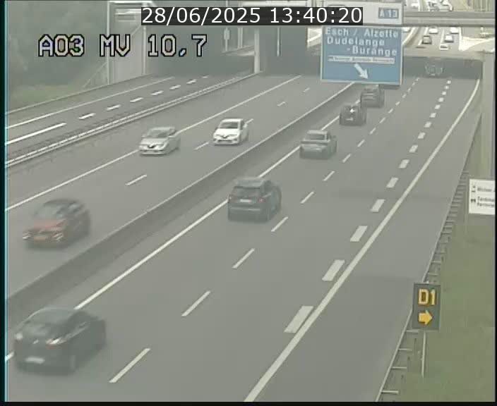 <h2>Traffic live webcam Luxembourg Croix de Bettembourg - A3 - BK 10.7 - direction France</h2>