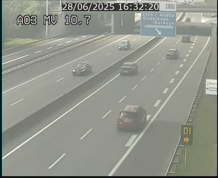 <h2>Traffic live webcam Luxembourg Croix de Bettembourg - A3 - BK 10.7 - direction France</h2>