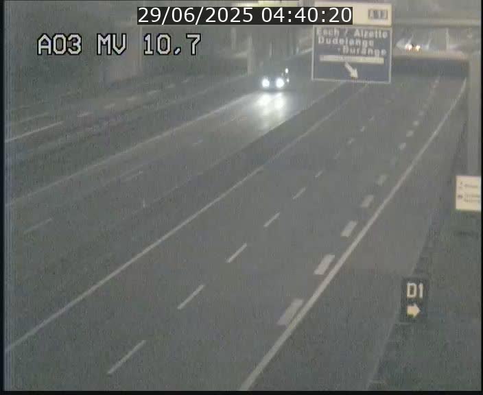 <h2>Traffic live webcam Luxembourg Croix de Bettembourg - A3 - BK 10.7 - direction France</h2>