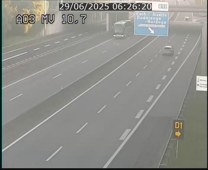 <h2>Traffic live webcam Luxembourg Croix de Bettembourg - A3 - BK 10.7 - direction France</h2>