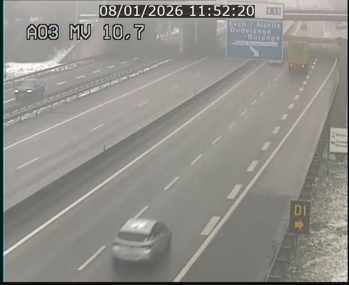 <h2>Traffic live webcam Luxembourg Croix de Bettembourg - A3 - BK 10.7 - direction France</h2>