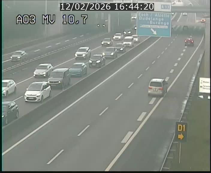 <h2>Traffic live webcam Luxembourg Croix de Bettembourg - A3 - BK 10.7 - direction France</h2>