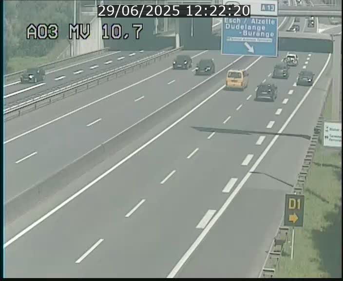 <h2>Traffic live webcam Luxembourg Croix de Bettembourg - A3 - BK 10.7 - direction France</h2>