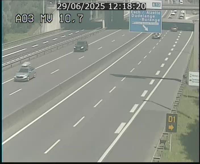 <h2>Traffic live webcam Luxembourg Croix de Bettembourg - A3 - BK 10.7 - direction France</h2>