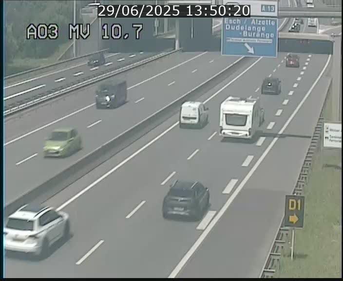 <h2>Traffic live webcam Luxembourg Croix de Bettembourg - A3 - BK 10.7 - direction France</h2>