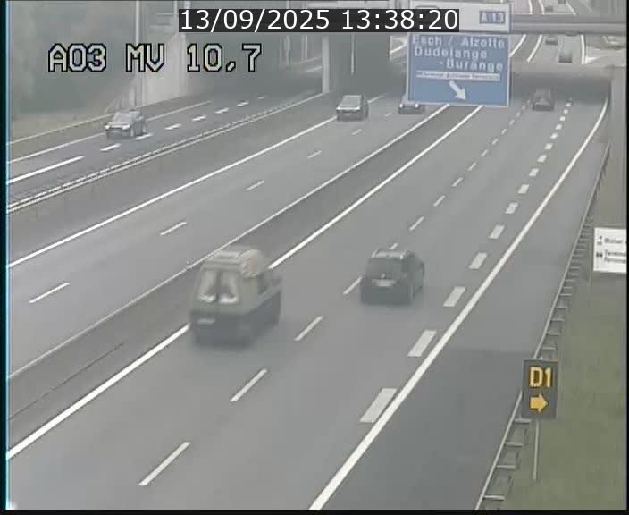 <h2>Traffic live webcam Luxembourg Croix de Bettembourg - A3 - BK 10.7 - direction France</h2>