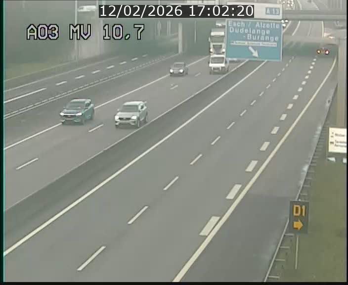<h2>Traffic live webcam Luxembourg Croix de Bettembourg - A3 - BK 10.7 - direction France</h2>
