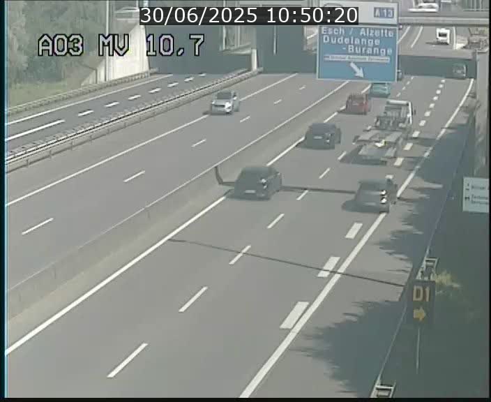 <h2>Traffic live webcam Luxembourg Croix de Bettembourg - A3 - BK 10.7 - direction France</h2>