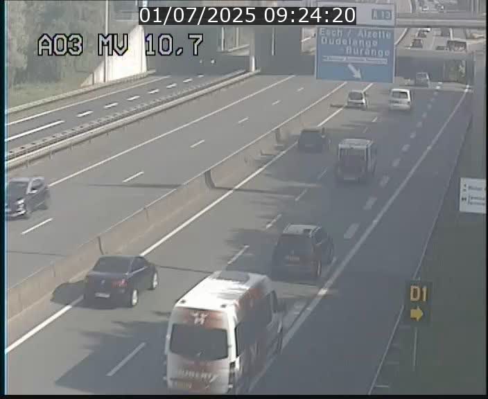 <h2>Traffic live webcam Luxembourg Croix de Bettembourg - A3 - BK 10.7 - direction France</h2>