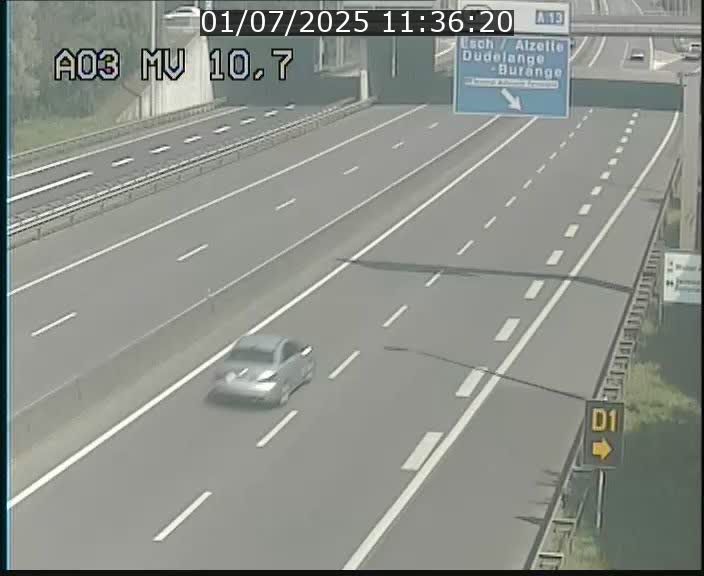 <h2>Traffic live webcam Luxembourg Croix de Bettembourg - A3 - BK 10.7 - direction France</h2>