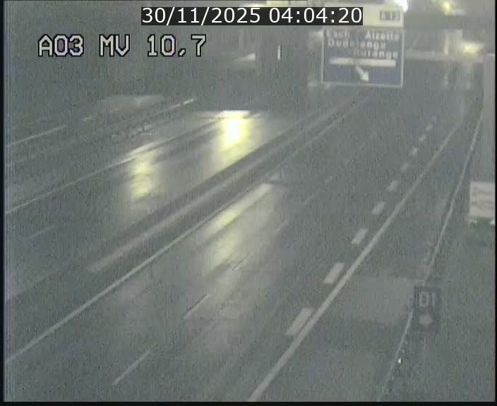 <h2>Traffic live webcam Luxembourg Croix de Bettembourg - A3 - BK 10.7 - direction France</h2>