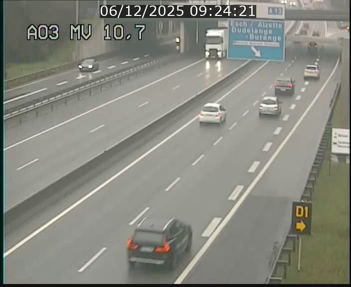 <h2>Traffic live webcam Luxembourg Croix de Bettembourg - A3 - BK 10.7 - direction France</h2>