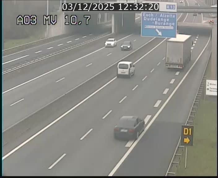 <h2>Traffic live webcam Luxembourg Croix de Bettembourg - A3 - BK 10.7 - direction France</h2>