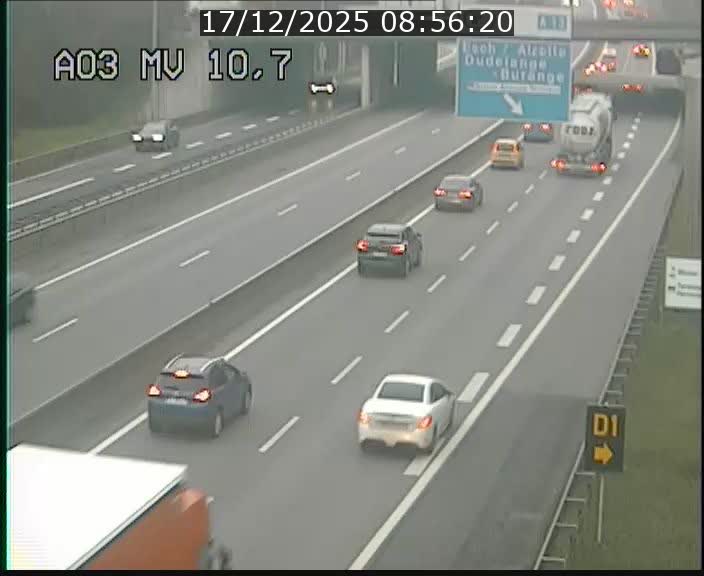 <h2>Traffic live webcam Luxembourg Croix de Bettembourg - A3 - BK 10.7 - direction France</h2>