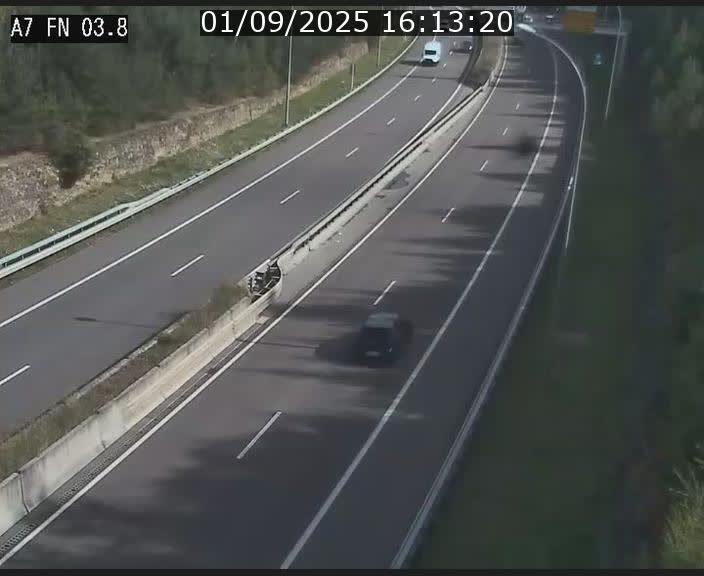 <h2>Caméra autoroute Luxembourg A7 - Passage à gibier Rëngelbour - direction Tunnel Stafelter</h2>