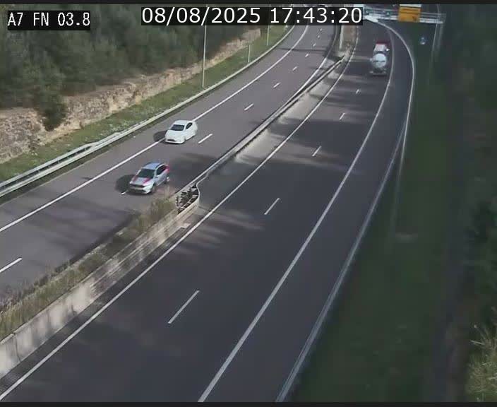 <h2>Caméra autoroute Luxembourg A7 - Passage à gibier Rëngelbour - direction Tunnel Stafelter</h2>
