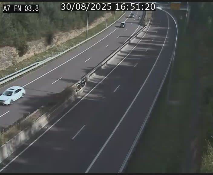 <h2>Caméra autoroute Luxembourg A7 - Passage à gibier Rëngelbour - direction Tunnel Stafelter</h2>