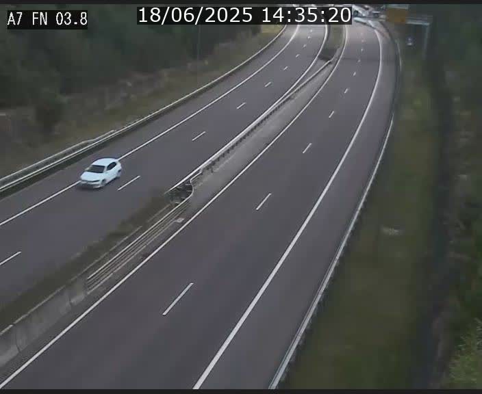 <h2>Caméra autoroute Luxembourg A7 - Passage à gibier Rëngelbour - direction Tunnel Stafelter</h2>