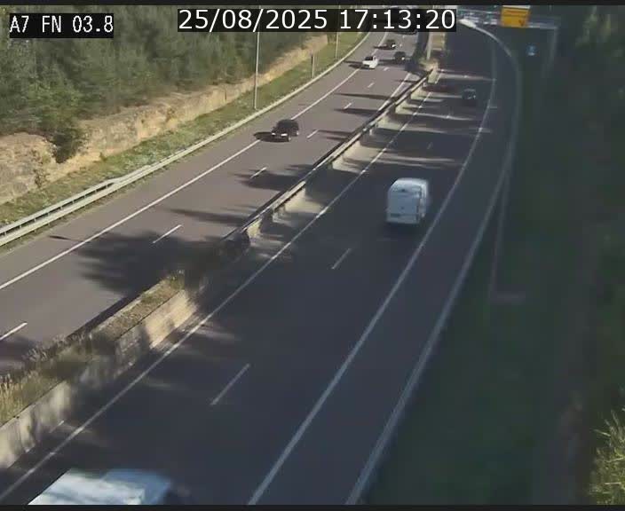 <h2>Caméra autoroute Luxembourg A7 - Passage à gibier Rëngelbour - direction Tunnel Stafelter</h2>