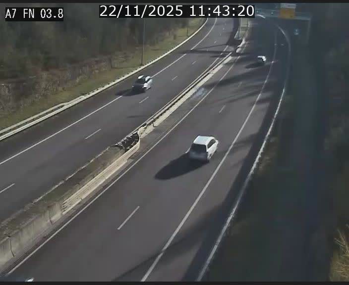 <h2>Caméra autoroute Luxembourg A7 - Passage à gibier Rëngelbour - direction Tunnel Stafelter</h2>