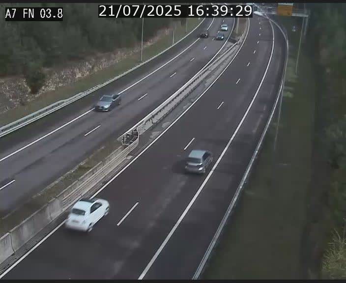 <h2>Caméra autoroute Luxembourg A7 - Passage à gibier Rëngelbour - direction Tunnel Stafelter</h2>