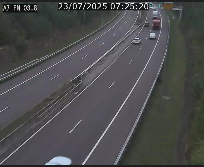<h2>Caméra autoroute Luxembourg A7 - Passage à gibier Rëngelbour - direction Tunnel Stafelter</h2>