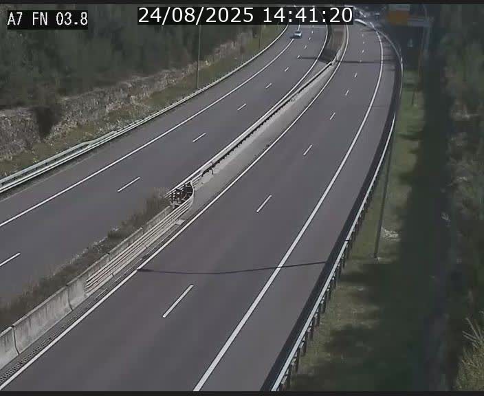 <h2>Caméra autoroute Luxembourg A7 - Passage à gibier Rëngelbour - direction Tunnel Stafelter</h2>