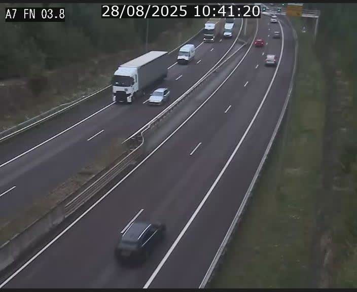 <h2>Caméra autoroute Luxembourg A7 - Passage à gibier Rëngelbour - direction Tunnel Stafelter</h2>