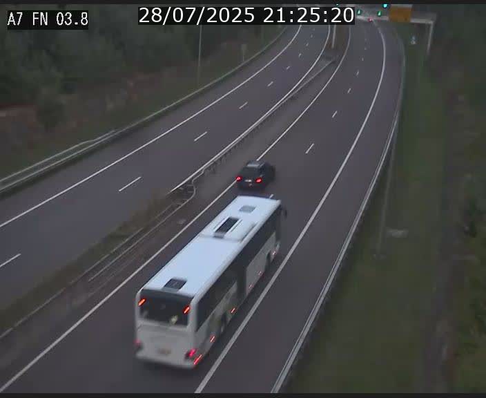<h2>Caméra autoroute Luxembourg A7 - Passage à gibier Rëngelbour - direction Tunnel Stafelter</h2>