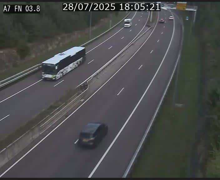 <h2>Caméra autoroute Luxembourg A7 - Passage à gibier Rëngelbour - direction Tunnel Stafelter</h2>