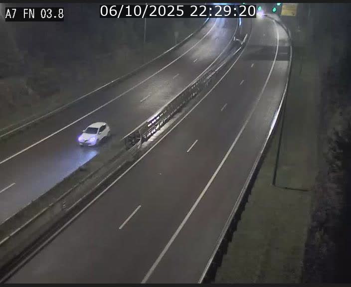 <h2>Caméra autoroute Luxembourg A7 - Passage à gibier Rëngelbour - direction Tunnel Stafelter</h2>