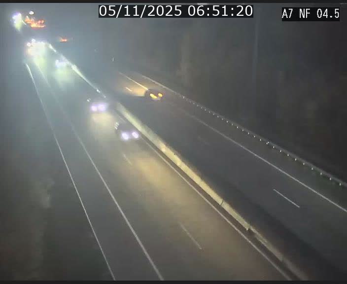 <h2>Caméra autoroute Luxembourg A7 - Passage à gibier Rëngelbour - direction Tunnel Grouft</h2>