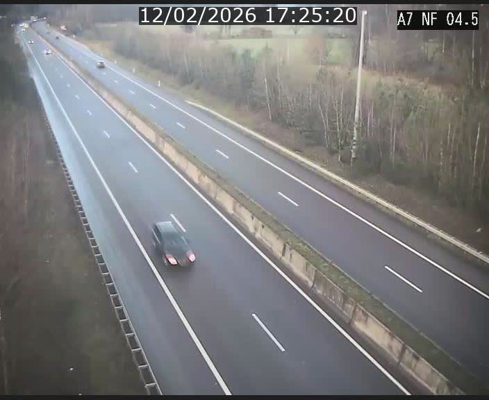 Caméra autoroute Luxembourg A7 - Passage à gibier Rëngelbour - direction Tunnel Grouft
