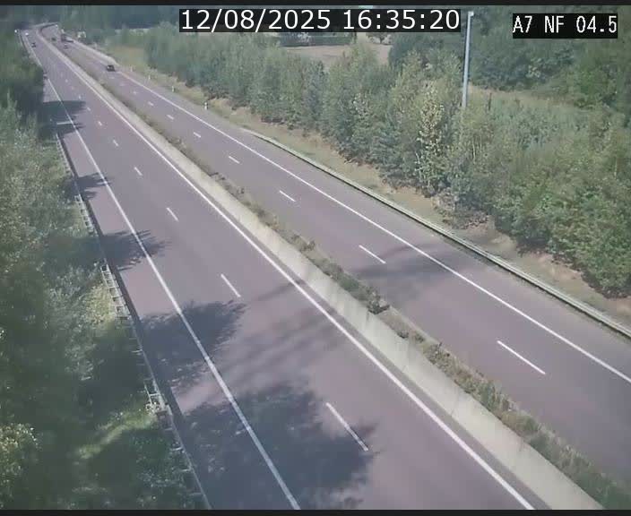 <h2>Caméra autoroute Luxembourg A7 - Passage à gibier Rëngelbour - direction Tunnel Grouft</h2>