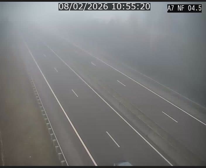 <h2>Caméra autoroute Luxembourg A7 - Passage à gibier Rëngelbour - direction Tunnel Grouft</h2>