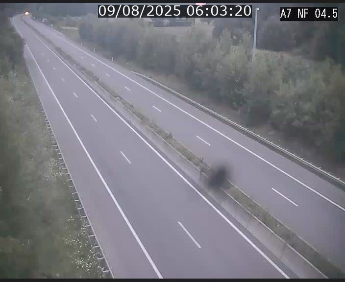 <h2>Caméra autoroute Luxembourg A7 - Passage à gibier Rëngelbour - direction Tunnel Grouft</h2>