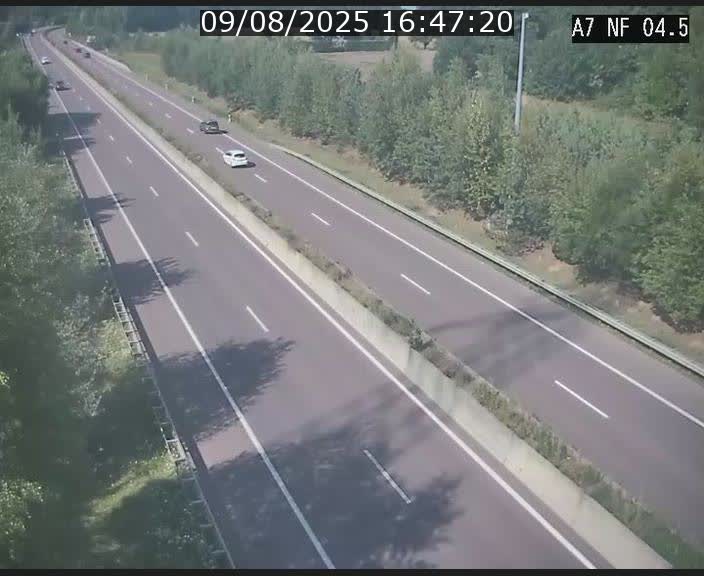 <h2>Caméra autoroute Luxembourg A7 - Passage à gibier Rëngelbour - direction Tunnel Grouft</h2>