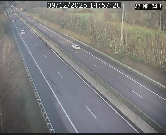 Caméra autoroute Luxembourg A7 - Passage à gibier Rëngelbour - direction Tunnel Grouft